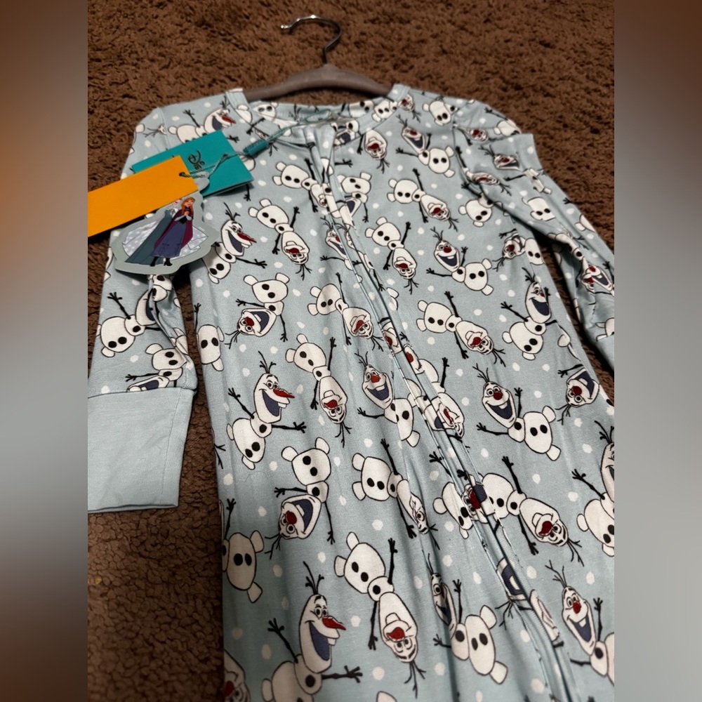 NWT 12-18 month posh peanut Olaf zippy